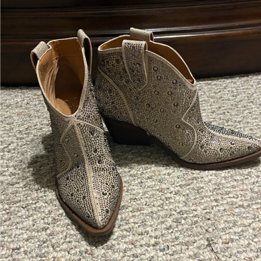 Size 7 Jessica Simpson studded, ankle cowboy boots